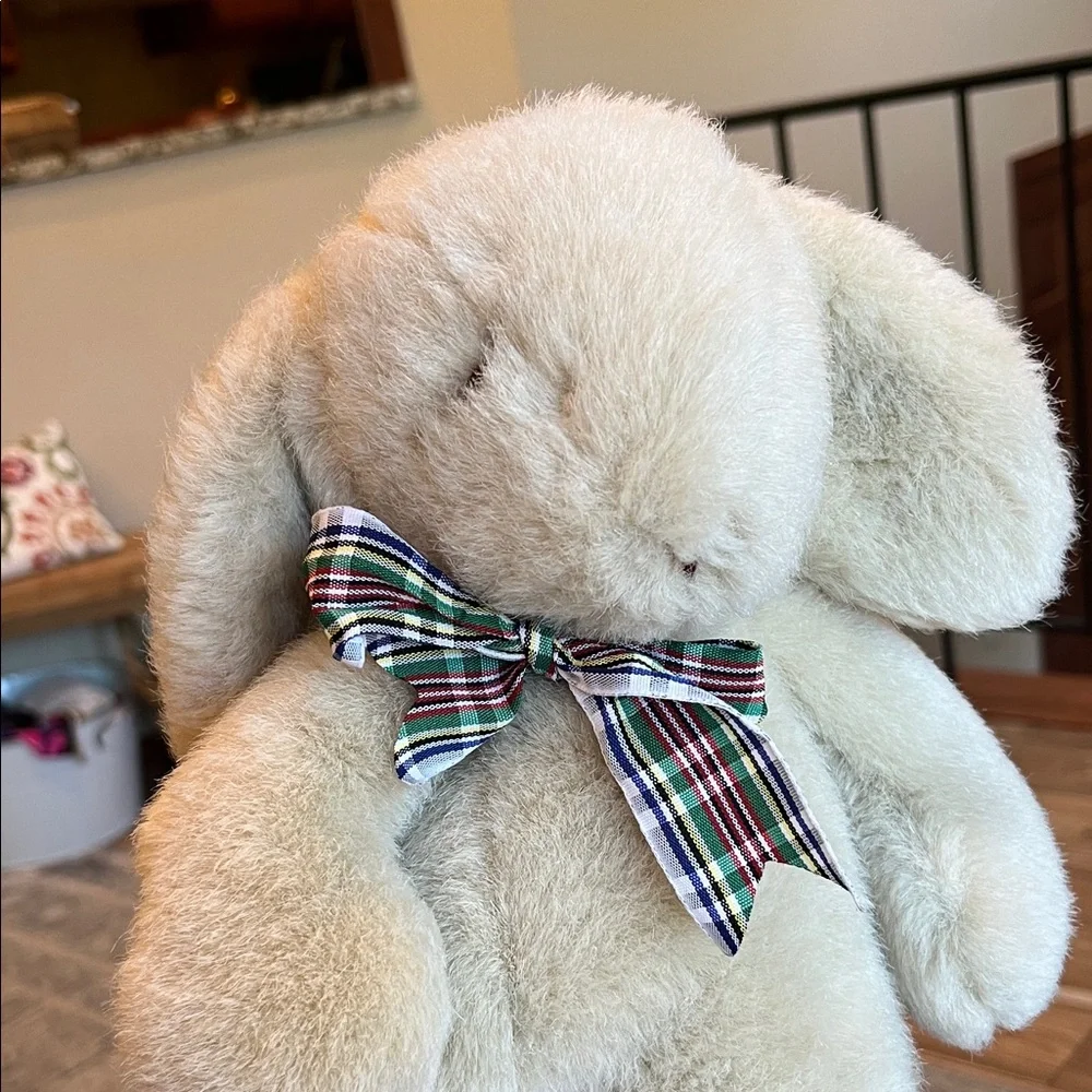 Vintage Manhattan Toy Company plush stuffed bunny